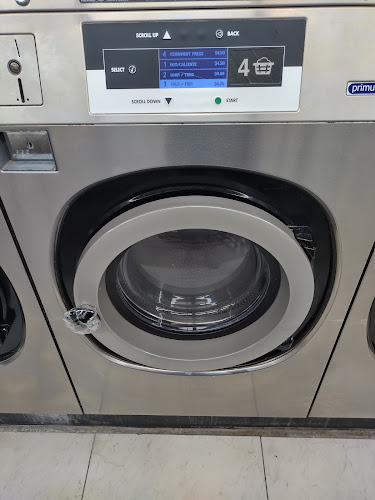 Amigo Wash And Dry Lavanderia in Dallas