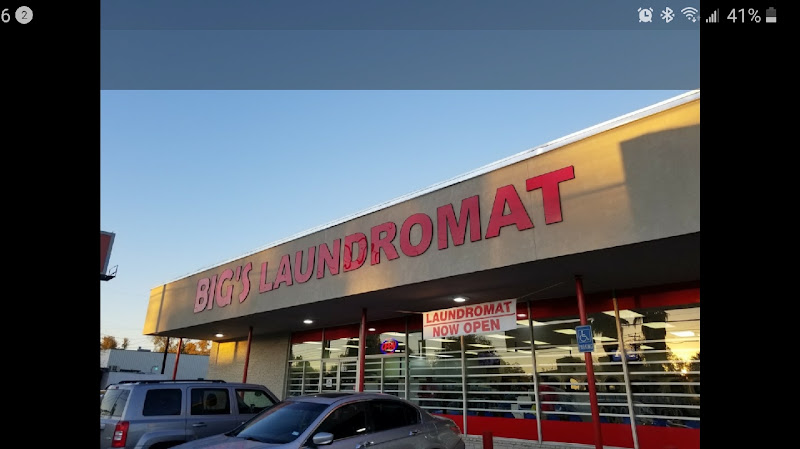 Bigs laundromat in San Antonio