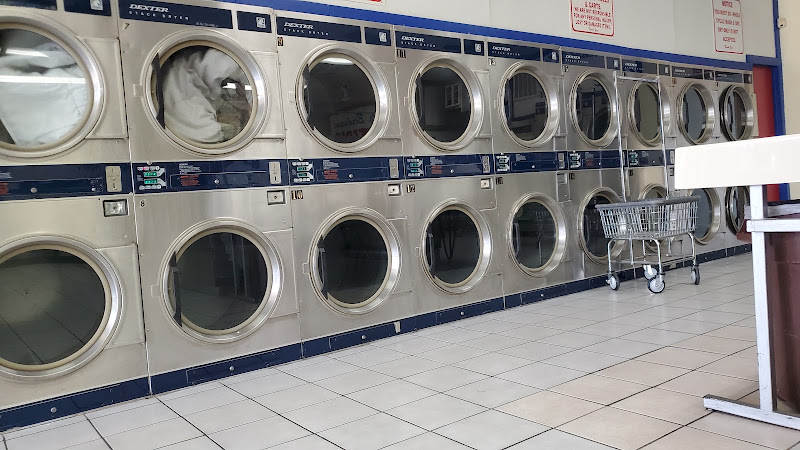 Birdwood Washateria in Houston