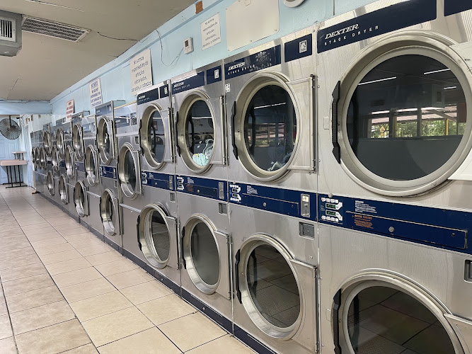 Broad Washateria in Houston