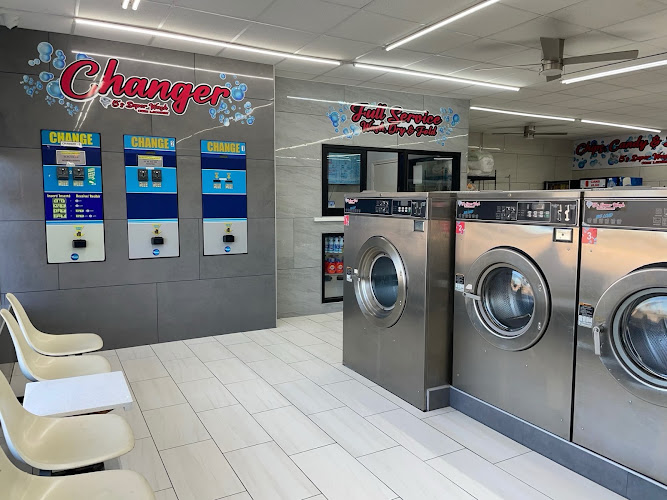 B’s Super Wash in Pasadena