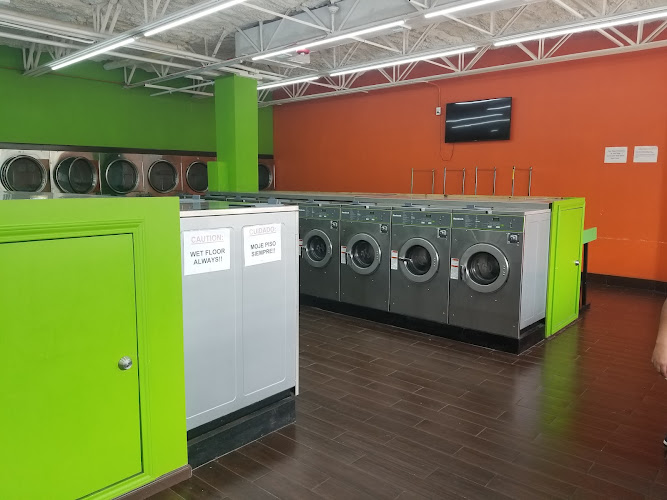 Calder Ave. Washateria in Beaumont