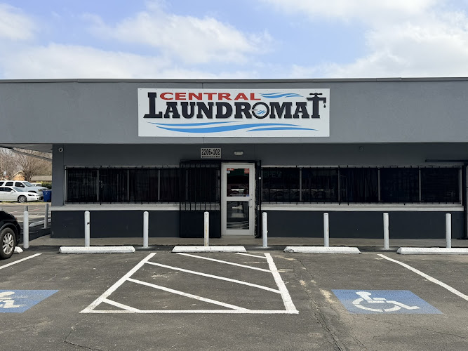 Central Laundromat - Quintana in San Antonio