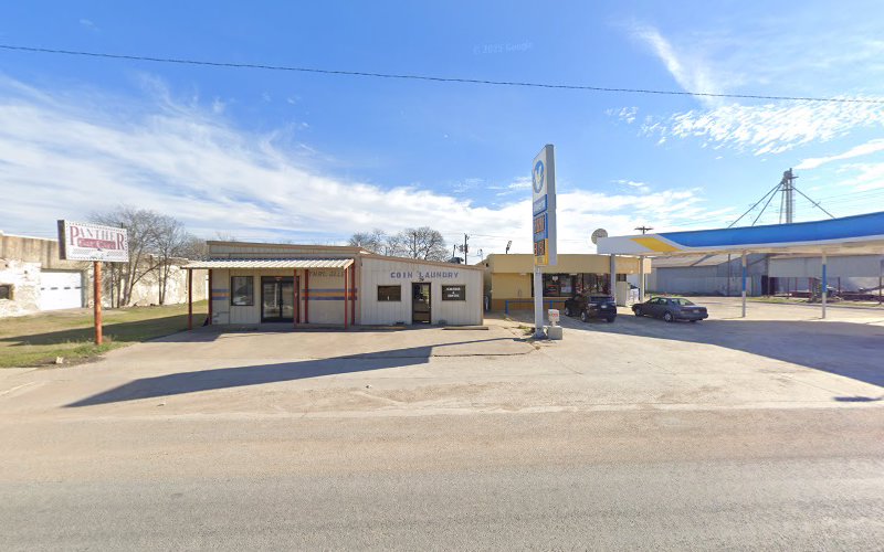 Coin Laundry in Mart