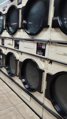 Dennis Coin Laundromat in Dallas