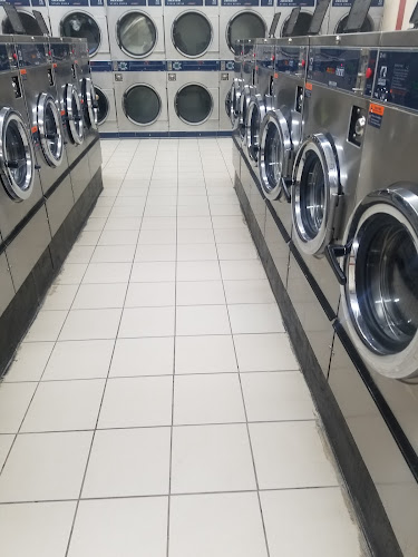 EZ Wash Laundry in Plano