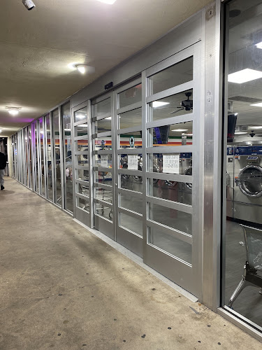 Ferguson Lavandería Coin Laundry in Dallas