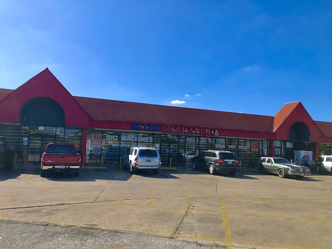Hi-Tek Shaver Washateria in South Houston