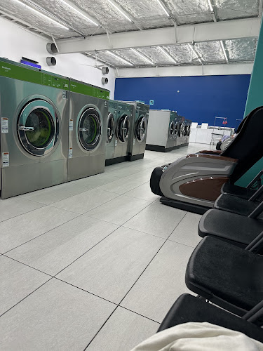Laundromat in Weslaco