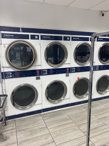 Laundry Time Lavanderia Tiempo in Irving