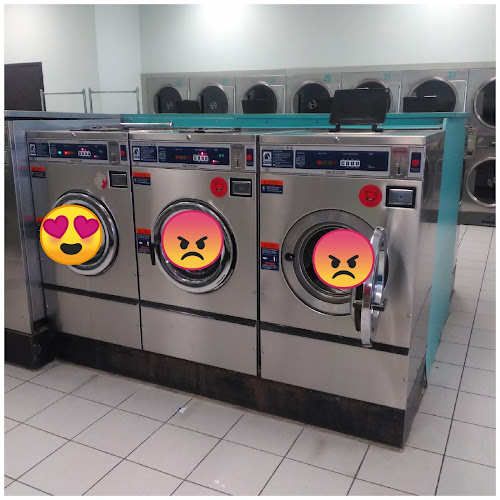 Lyons Washateria in Houston