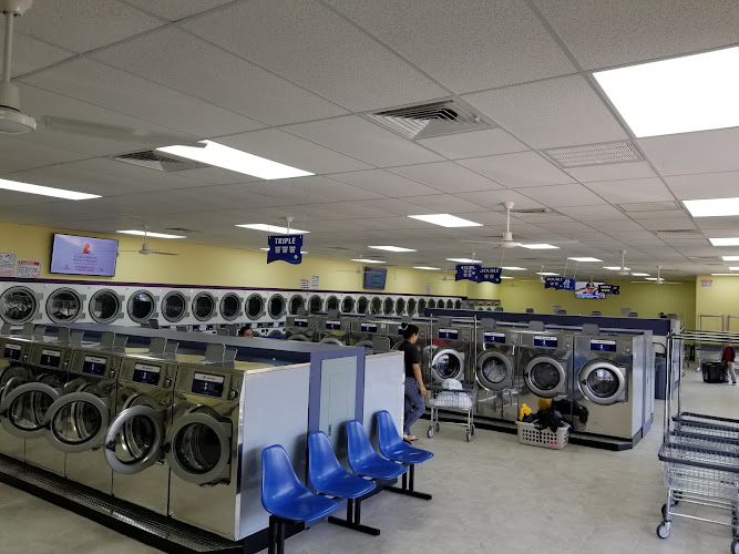 Mega Washateria in Houston