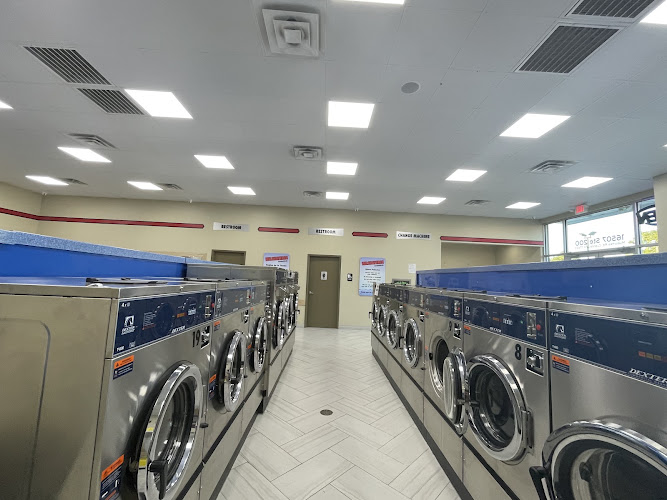 Mueschke Washateria in Cypress