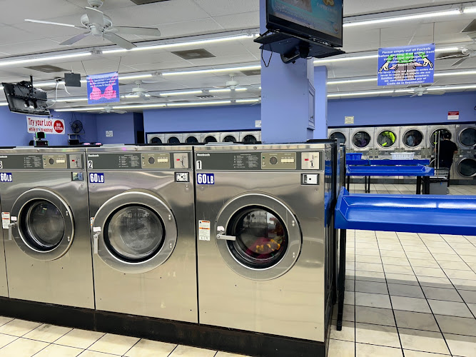North Eldridge Washateria in Houston