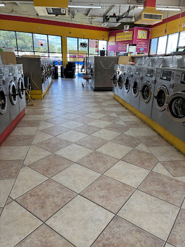 Ritz Laundromat Lavenderia in Dallas