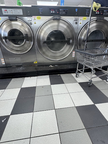 Roy's Wash And Dry in Denton