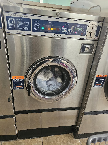 San Vicente Laundromat in El Paso