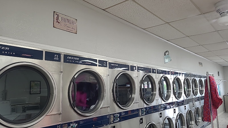Stones Throw Washateria in Friendswood