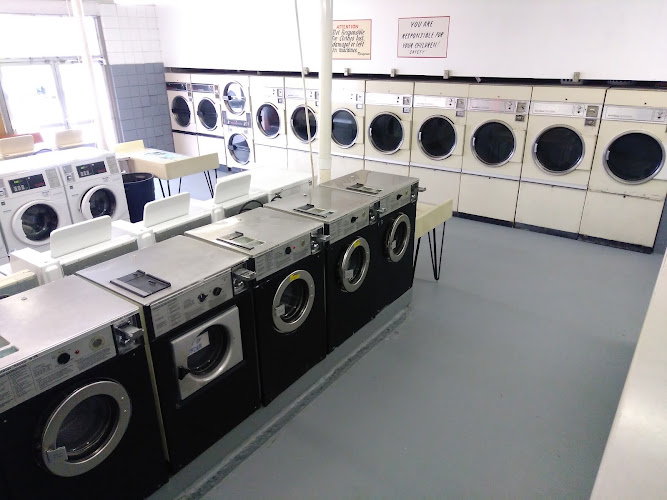 Summit Heights Laundromat in El Paso