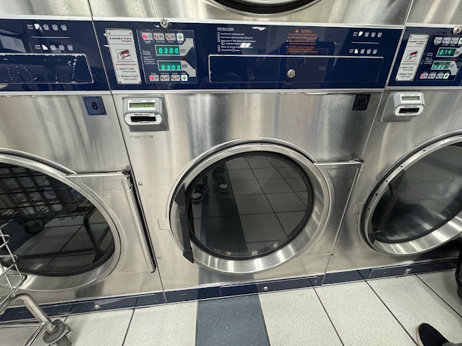 Supreme Laundromat & Cleaners in El Paso