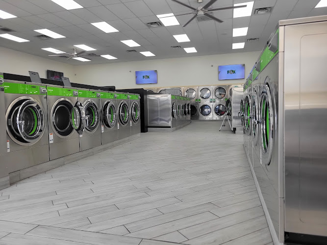 Supreme Laundromat & Cleaners in El Paso