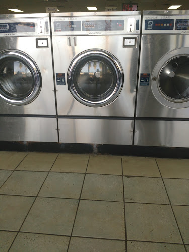Universal Washateria in Houston
